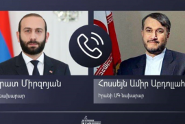 Ermenistan ile İran Dışişleri Bakanları telefonda görüştü
