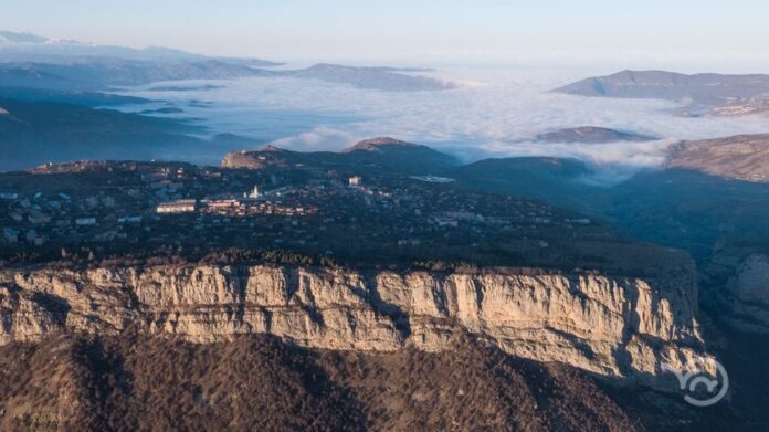 İşgal altında bulunan Şuşi’den Azerbaycan Silahlı Kuvvetleri ateş açtı, sesler Stepanakert’te duyuldu (video)