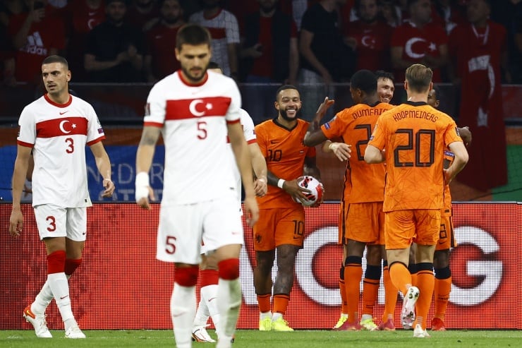 Hollanda'dan Türkiye'ye yarım düzine gol (Video)