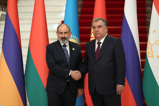 Paşinyan, Tacikistan Cumhurbaşkanı ile KGAÖ'ye ilişkin konular ele aldı