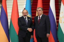 Paşinyan, Tacikistan Cumhurbaşkanı ile KGAÖ'ye ilişkin konular ele aldı