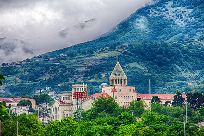 Azerbaycan medyasında yeni histeri yükseldi: "İran, Stepanakert'i Ermenistan'ın bir parçası olarak görüyor"