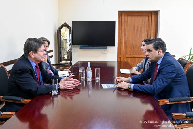 Ermenistan Ombudsmanı, ABD'nin eski Büyükelçisini ağırladı