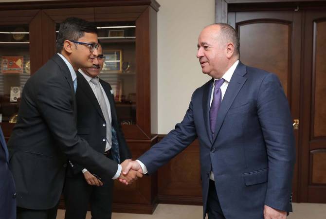Ermenistan Savunma Bakanı, Hindistan'ın Yerevan Büyükelçisi ile bir araya geldi