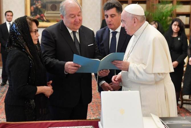 Ermenistan Cumhurbaşkanı Vatikan’da Papa Francis ile bir araya geldi