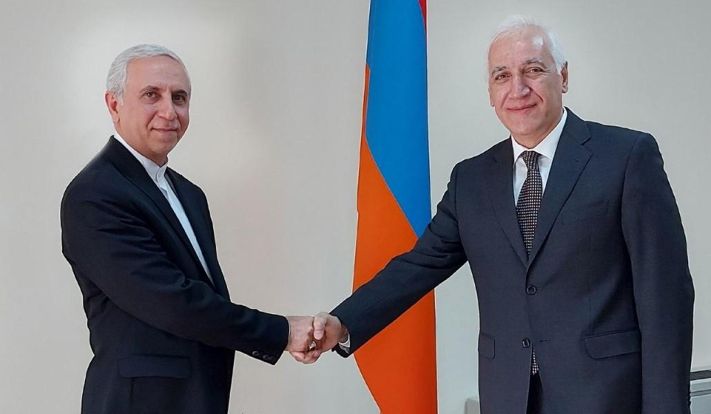 Ermenistan Yüksek Teknolojiler Bakanı, İran Büyükelçisi ile görüştü