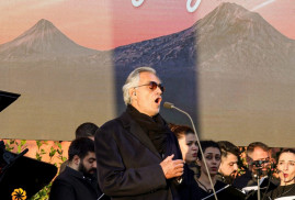 Efsanevi Andrea Bocelli, Venedik'teki Ermeni St. Lazarus Adası'nda şarkı söyledi (Video)