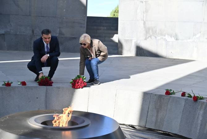 Ermenistan ile Ukrayna Ombudsmanları, Ermeni Soykırımı Anıt Kompleksini ziyaret etti