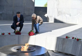 Ermenistan ile Ukrayna Ombudsmanları, Ermeni Soykırımı Anıt Kompleksini ziyaret etti