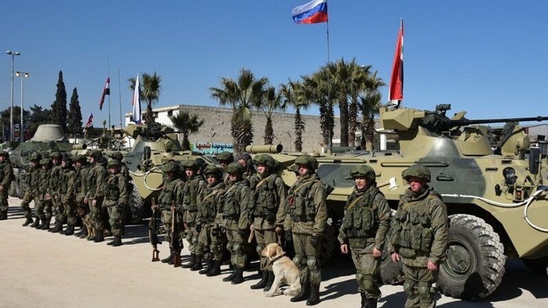 Российские и сирийские военные укрепили блок-пост в Сирии на фоне планируемого турецкого наступления на курдов