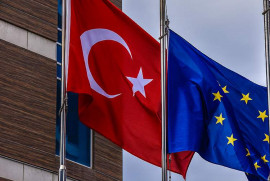 ЕС продлил санкции за буровые работы Турции в Средиземноморье