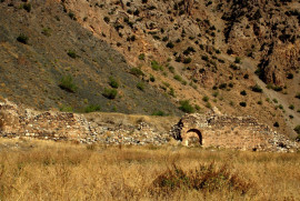 Van’da tarihi Hokyats Manastırı tahrip edildi