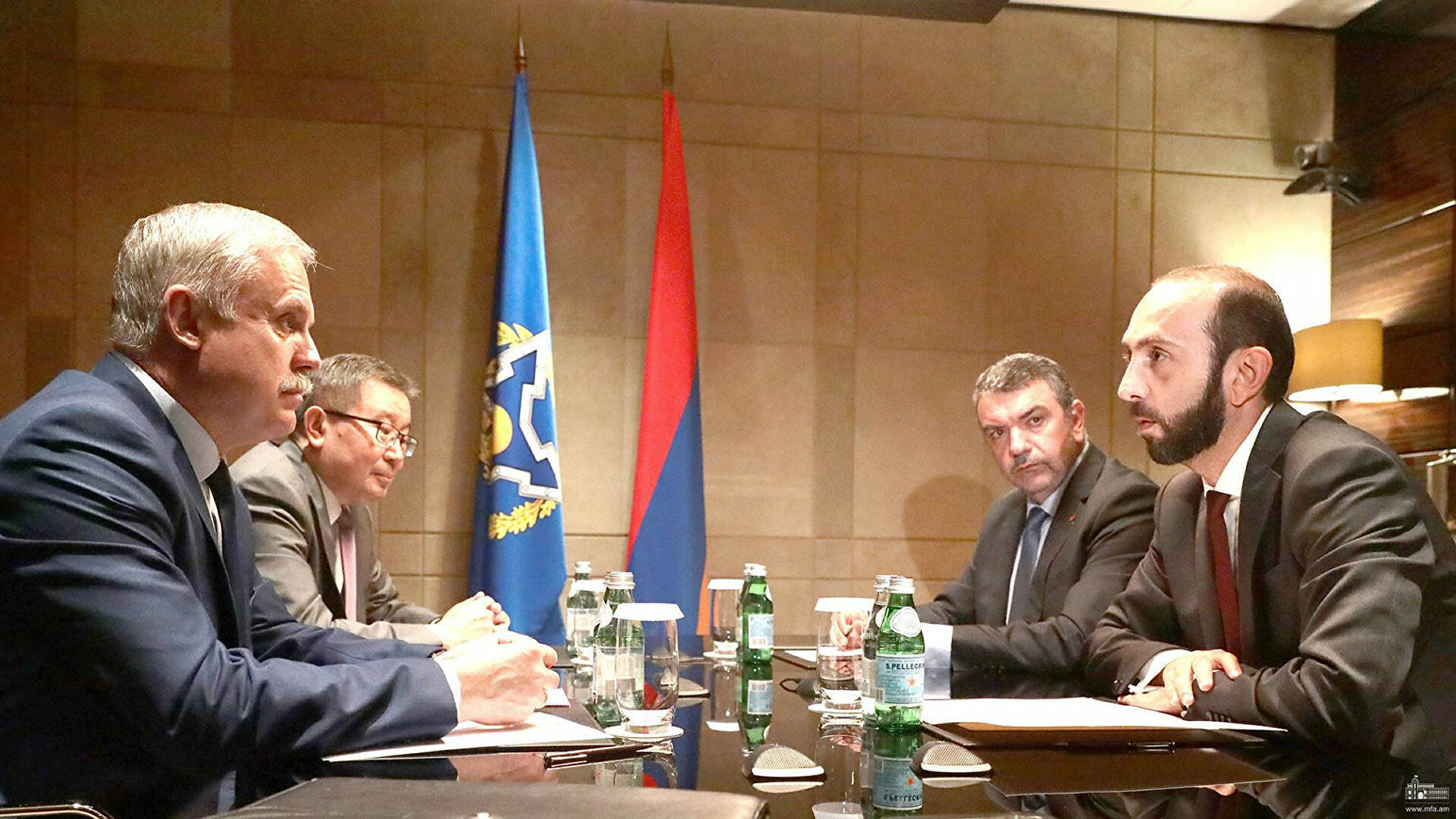Mirzoyan’dan KGAÖ Genel Sekreteri’ne: Azerbaycan, Ermenistan’ın bölgedeki durumu sakinleştirme çabalarını baltalıyor