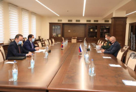 Министр обороны Армении Сурен Папикян и Сергей Копыркин обсудили армяно-российское сотрудничество в сфере обороны