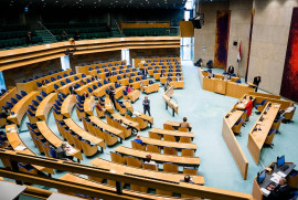 Hollanda parlamentosu Azerbaycan'ın Ermenistan'a yönelik provokasyonlarına ilişkin kararlar kabul etti