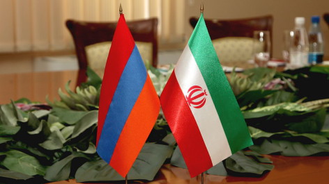 Ararat Mirzoyan, İran Dışişleri Bakanı'na Azerbaycan'ın Ermenistan’ın egemenliğine karşı saldırganlığı hakkında bilgi verdi