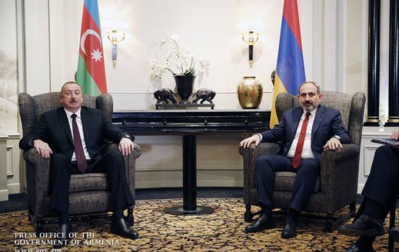 Fyodor Lukyanov: Paşinyan-Aliyev’in birbiriyle görüşmesi sonuçtan daha önemlidir