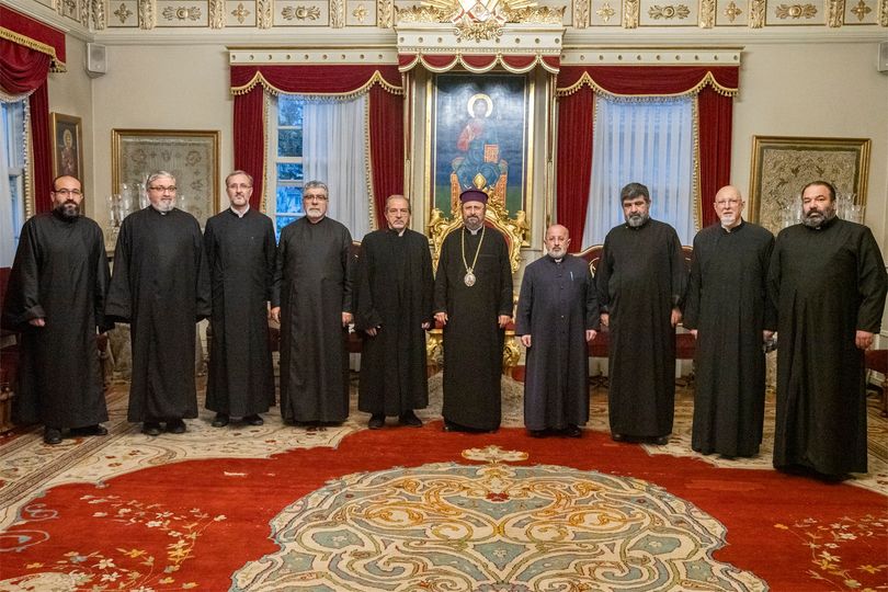 Türkiye Ermenileri Patrikliği Ruhani Kurul Başkanlığı'na Peder Zaven Bıçakçıyan seçildi
