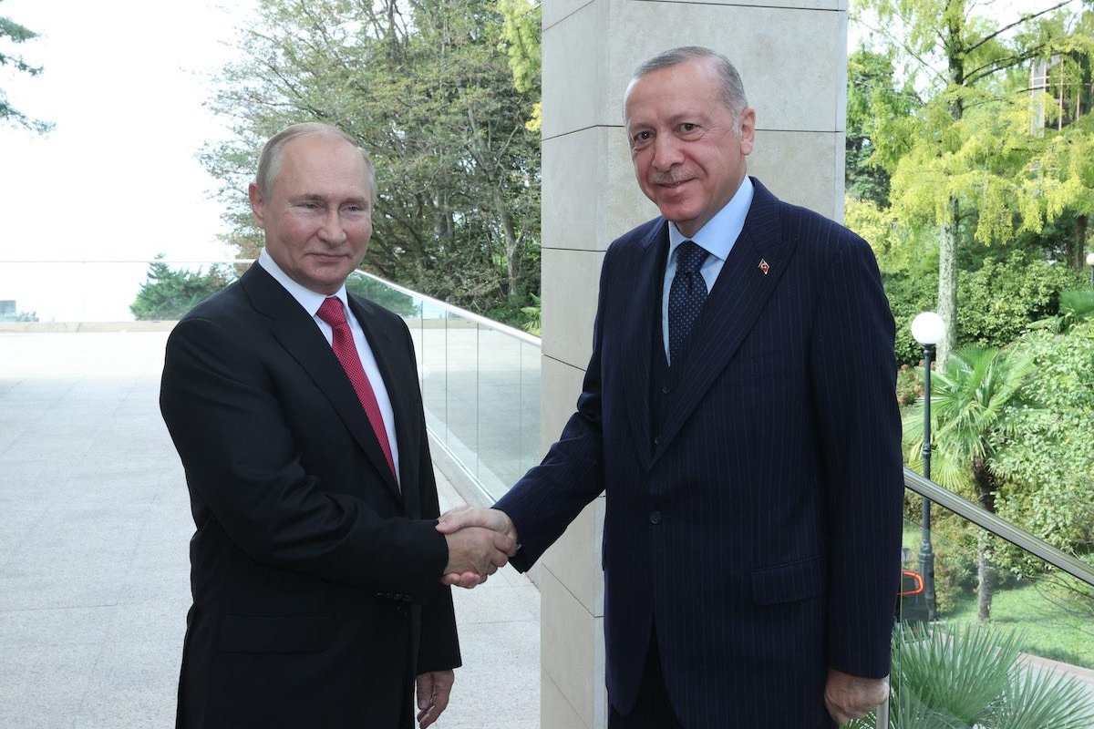 Lavrov: Putin ve Erdoğan, Türkiye'nin Donbass'ta arabulucu olma önerisini konuşabilir