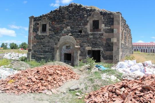 HDP’li Paylan: Erzurum Surp Minas Ermeni Kilisesini niçin korumaya almıyorsunuz?