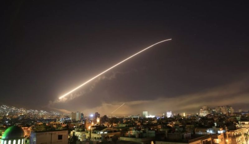 İsrail'den Suriye'ye hava saldırısı: 1 asker hayatını kaybetti