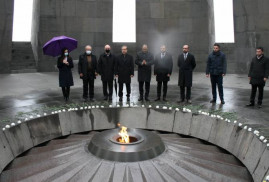 İran Meclisi milletvekillerinden Ermeni Soykırımı Anıtı'na ziyaret