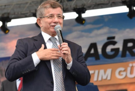 В Турции партия Давутоглу ведёт переговоры о присоединении к оппозиционному альянсу