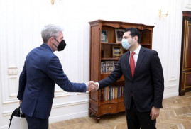 Ermenistan Başbakan Yardımcısı, İsveç’in Yerevan Büyükelçisi ile görüştü