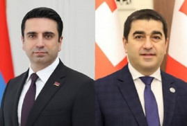 Alen Simonyan Gürcistan Meclis Başkanı ile telefonda görüştü ve onu Ermenistan'a davet etti