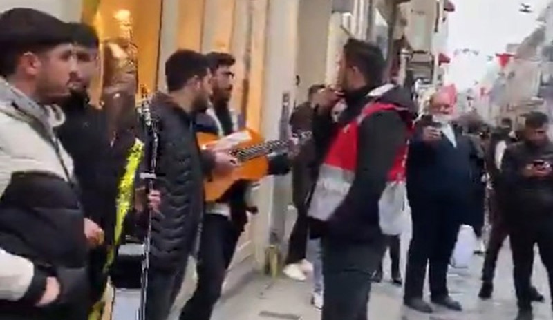Ստամբուլում փողոցային երաժիշտներին արգելել են քրդերեն երգել (տեսանյութ)