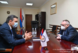 Ermenistan Ombudsmanı Çekya’nın Yerevan Büyükelçisi ile bir araya geldi