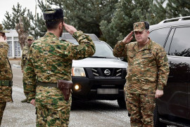 Ermenistan Genelkurmay Başkanı sınır hattında incelemelerde bulundu