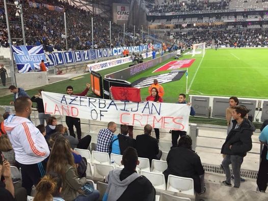 Marsilya Ermenileri Azerbaycan'ın "Karabağ" adlı futbol kulübünü protesto etti: "Artsakh Ermenistan'dır"