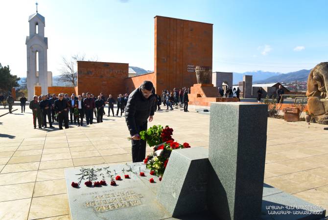 Karabağ Cumhurbaşkanı, Sumgait katliamının kurbanlarının anısına saygı duruşunda bulundu
