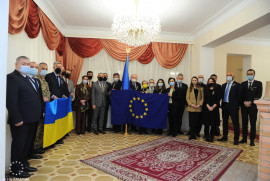 AB ülkelerinin temsilcileri Ukrayna'nın Ermenistan Büyükelçiliği'ni ziyaret etti