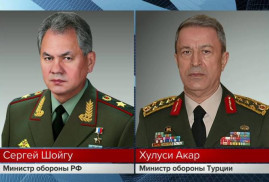 Главы МО Турции и России обсудили ситуацию на Украине