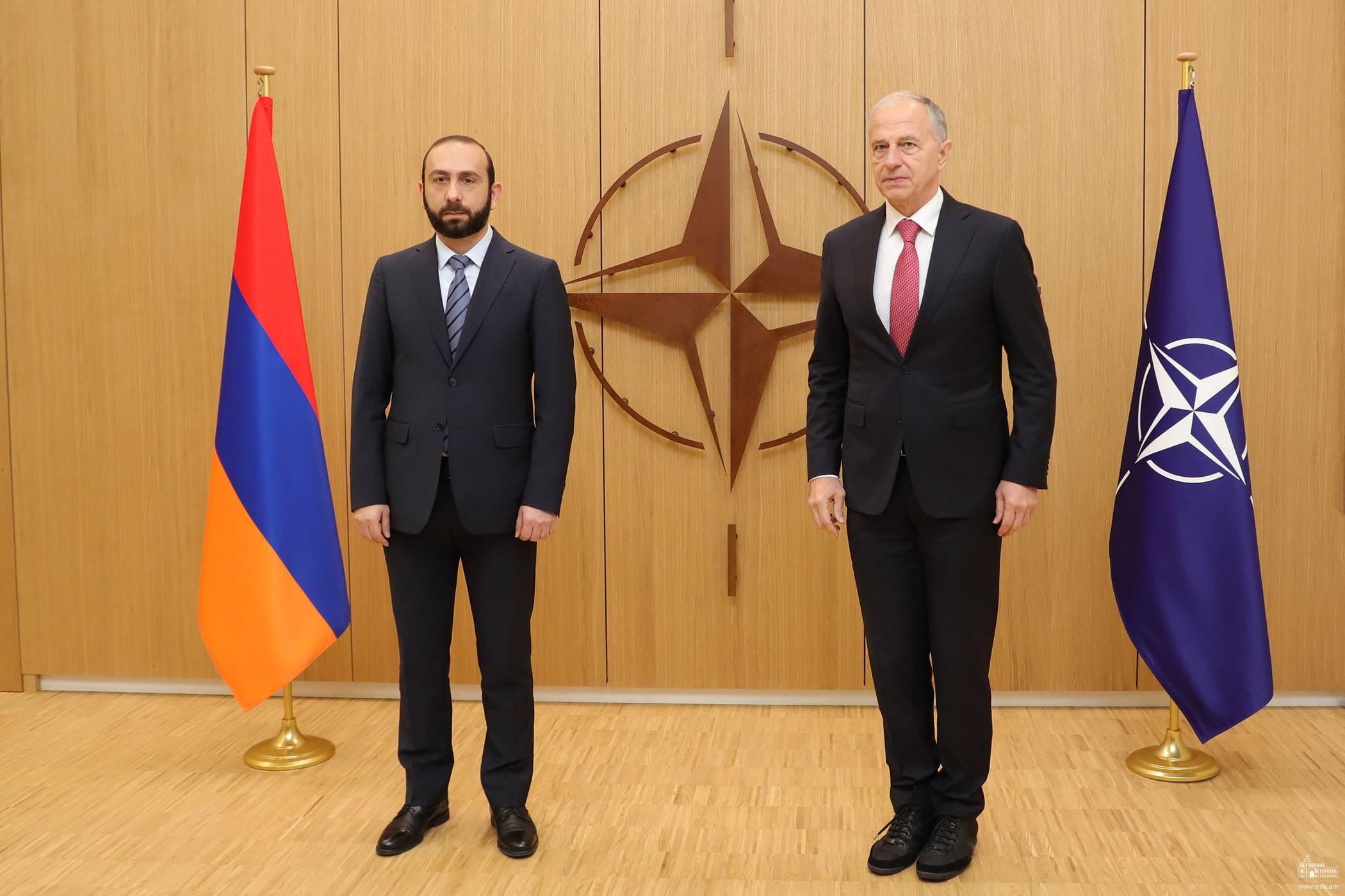 Mirzoyan, NATO merkezinde Dağlık Karabağ’daki mevcut durumuyla ilgili bilgi aktardı