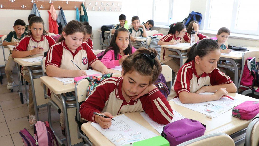 Աղմկահարույց դեպք Թուրքիայում. դպրոցի տնօրենը պահանջել է աշակերտներին նստեցնել՝ ըստ սեռերի