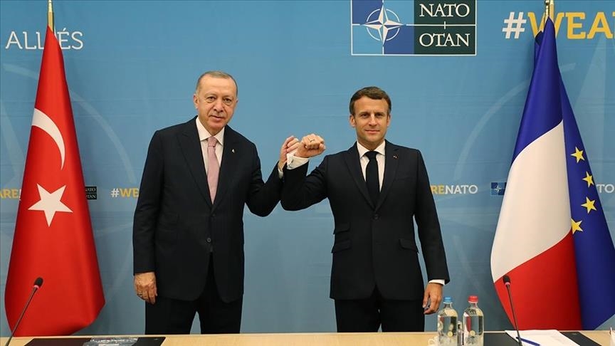 Macron ile Erdoğan, Ermenistan-Türkiye diyaloğunu görüştü