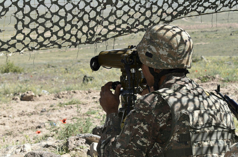 Azerbaycan birlikleri Parukh köyün yakınlarında kalmaya devam ediyor
