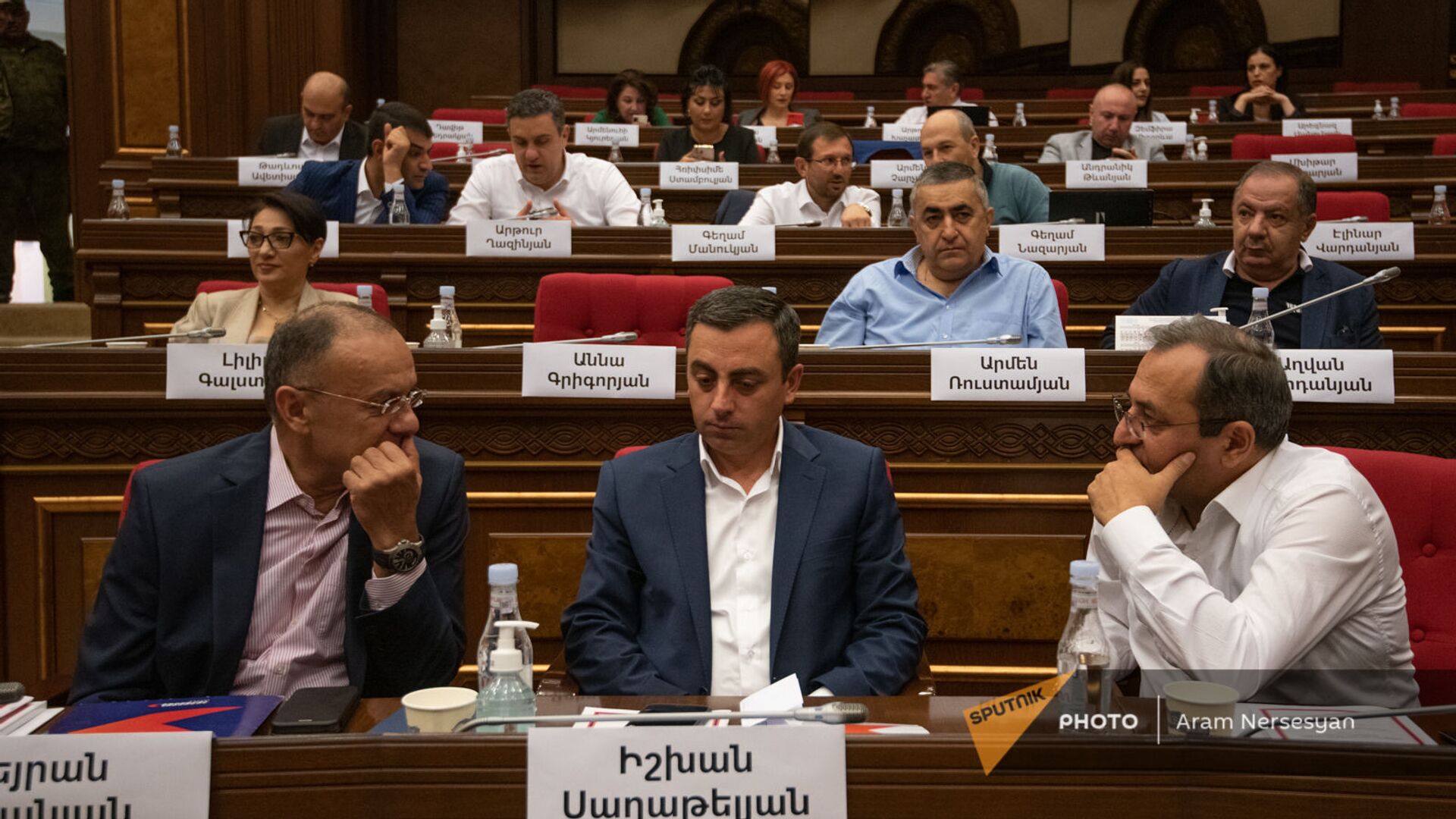 Ermenistan Parlamento'nun "Hayastan" ittifakı Ermeni Soykırımı'nın inkarını suç saymayı teklif ediyor
