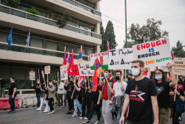 Atina'daki Ermeniler Türkiye'yi protesto etti!