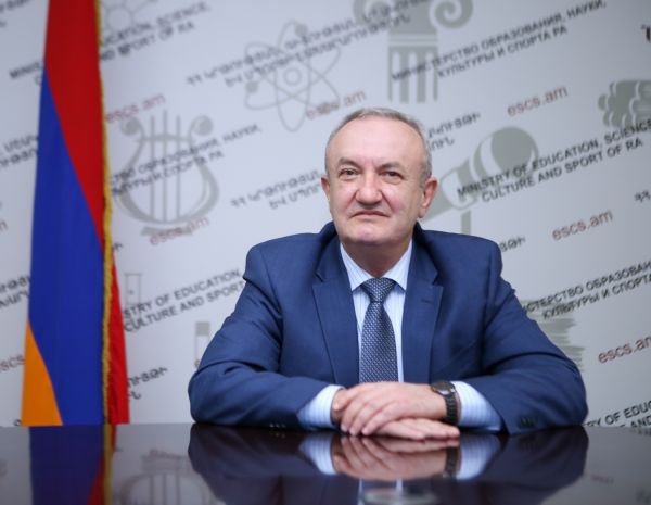 Ermeni bakan: Komşularımızla iletişim kurmalıyız