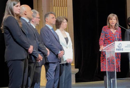 Paris Belediye Başkanı Anne Hidalgo Ermeni Soykırımı'nı anma törenine katıldı