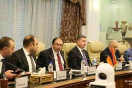 Ermenistan Bölgesel Yönetimi ve Altyapı Bakanı,  İran Petrol Bakanı Cevad Uci ile görüştü