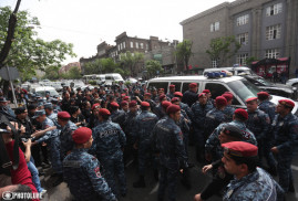 Ermenistan'da itaatsizlik eylemleri sonucu 270'i aşkın kişi gözaltına alındı