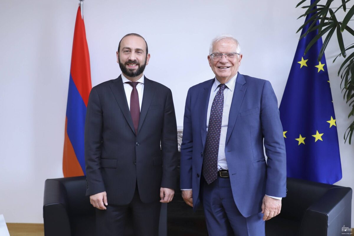 Ararat Mirzoyan, Borrell’e Ermenistan'ın bölgesel barış konusundaki tutumunu sundu