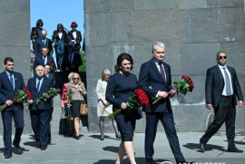 Litvanya Cumhurbaşkanı, Ermeni Soykırımı Anıtı'nı ziyaret etti