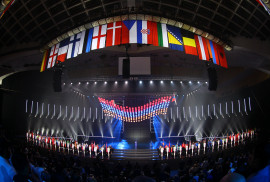 Yeravan'da Avrupa Şampiyonası açılışı, güzel gösteri, Karabağ bayrakları sahnede (foto, video)