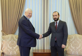 Ermenistan Dışişleri Bakanı Andrzej Kasprzyk'i kabul etti